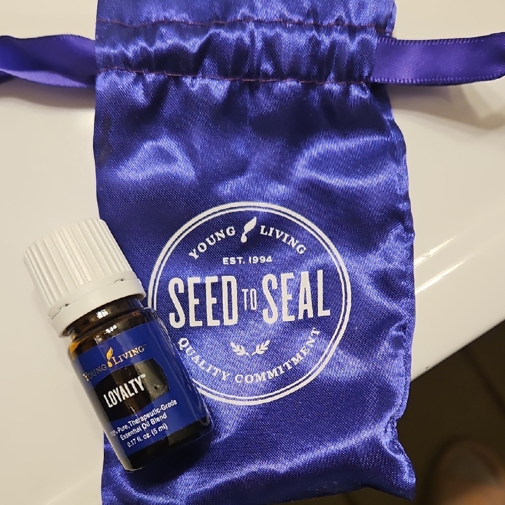 Young Living Loyalty Oil with Royal Blue Pouch